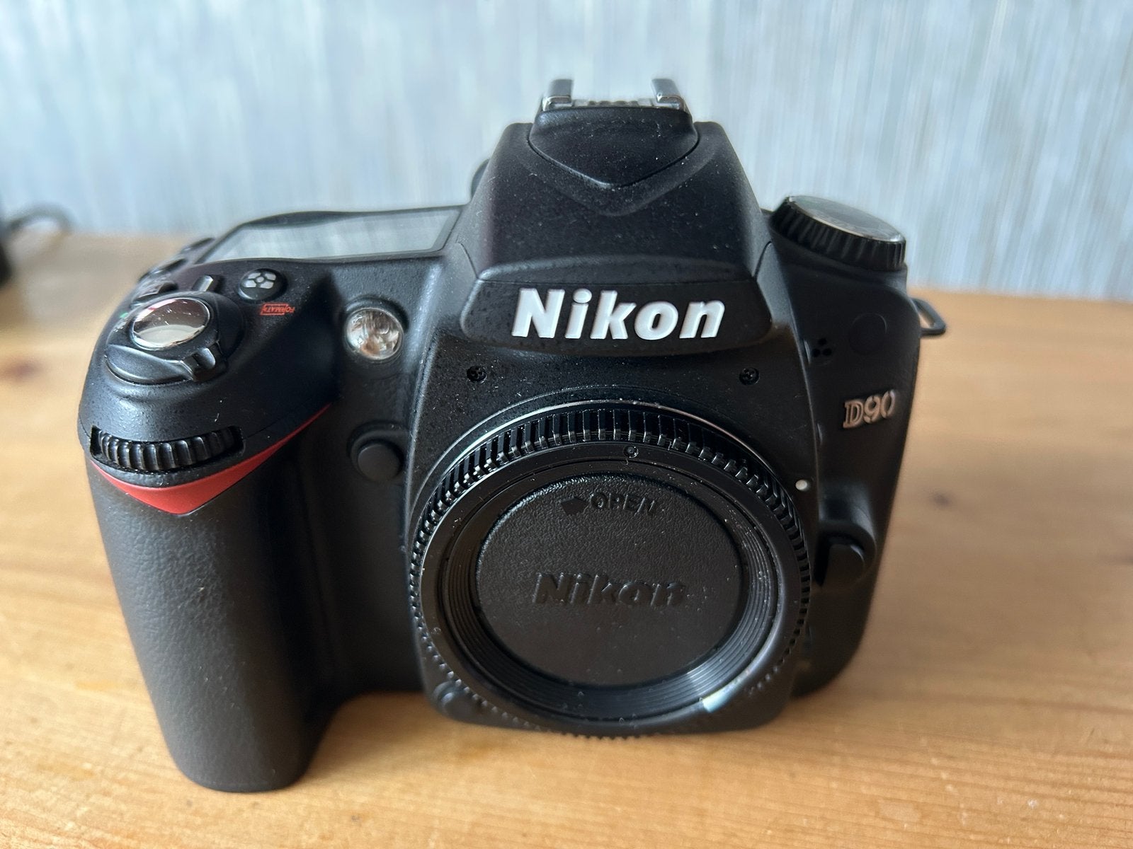 Nikon D90 - is defect, wellicht voor onderdelen!!, Audio, Tv en Foto, Ophalen, Bodydop, Spiegelreflex, Niet werkend