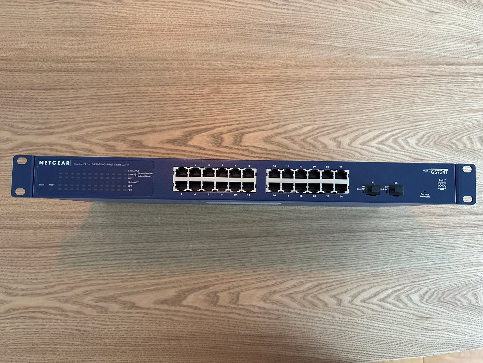 NETGEAR ProSafe GS724Tv4 24-poorts Gigabit Smart Switch, Ophalen of Verzenden, Gebruikt