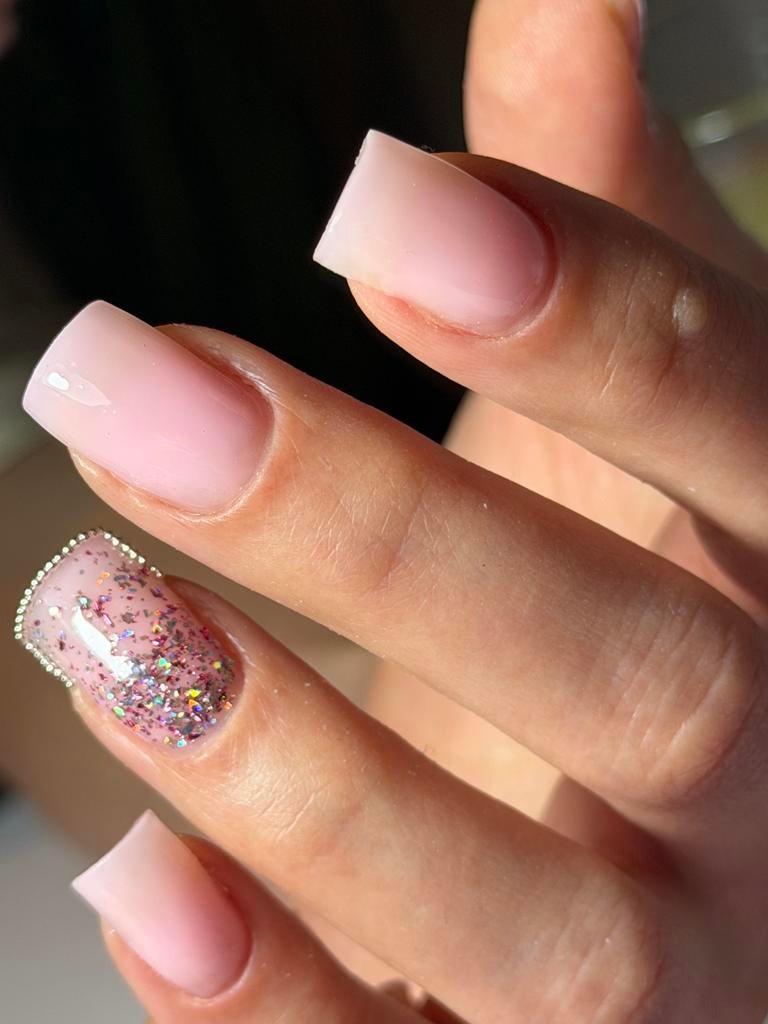 Gelnagels 25€- 30€– beginner nagelstyliste – Enkhuizen, Overige