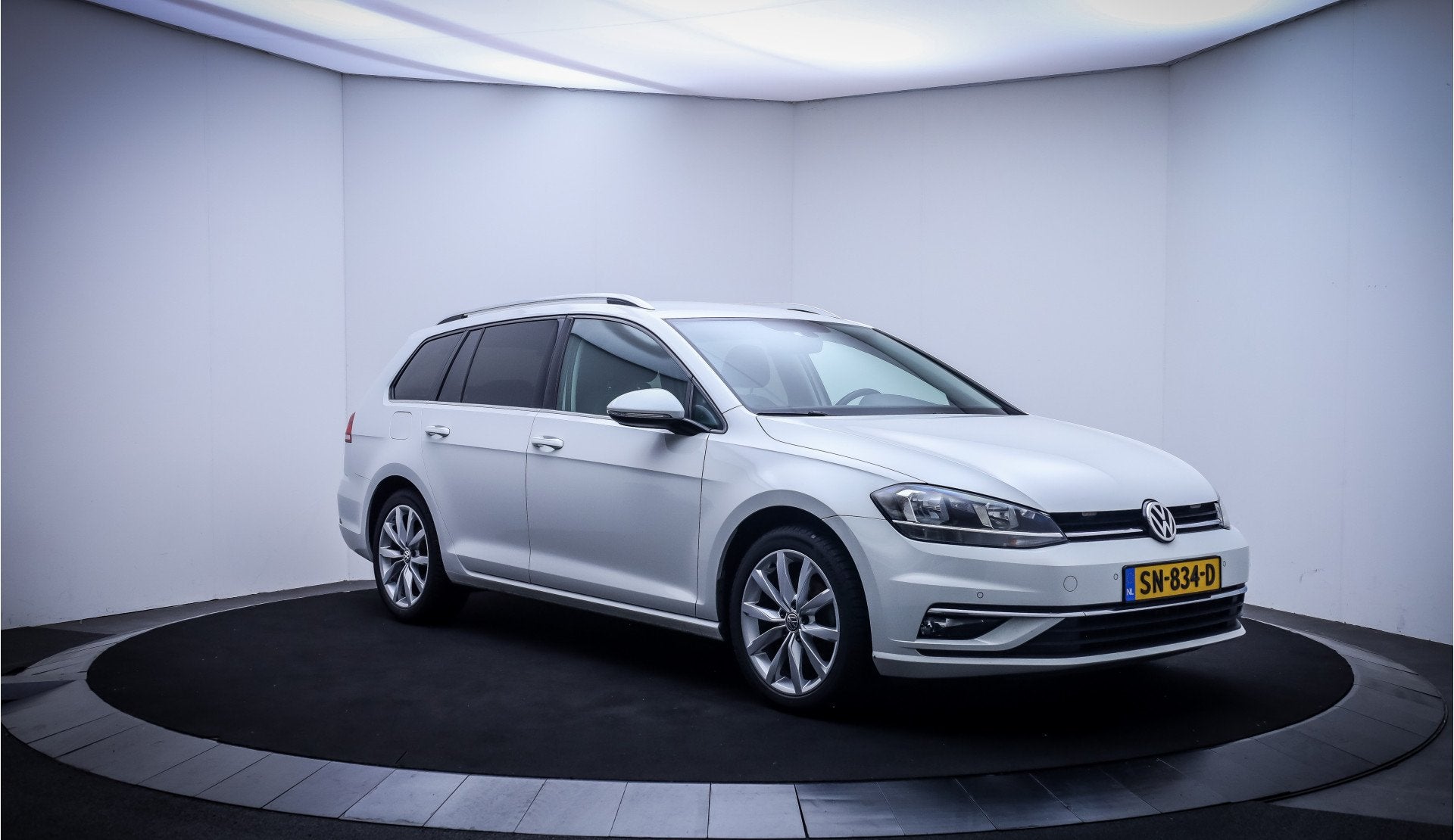 Volkswagen Golf Variant 1.5 TSI 150pk HIGHLINE VIRTUAL | NAV, 4 cilinders, 150 pk, Alcantara, Wit