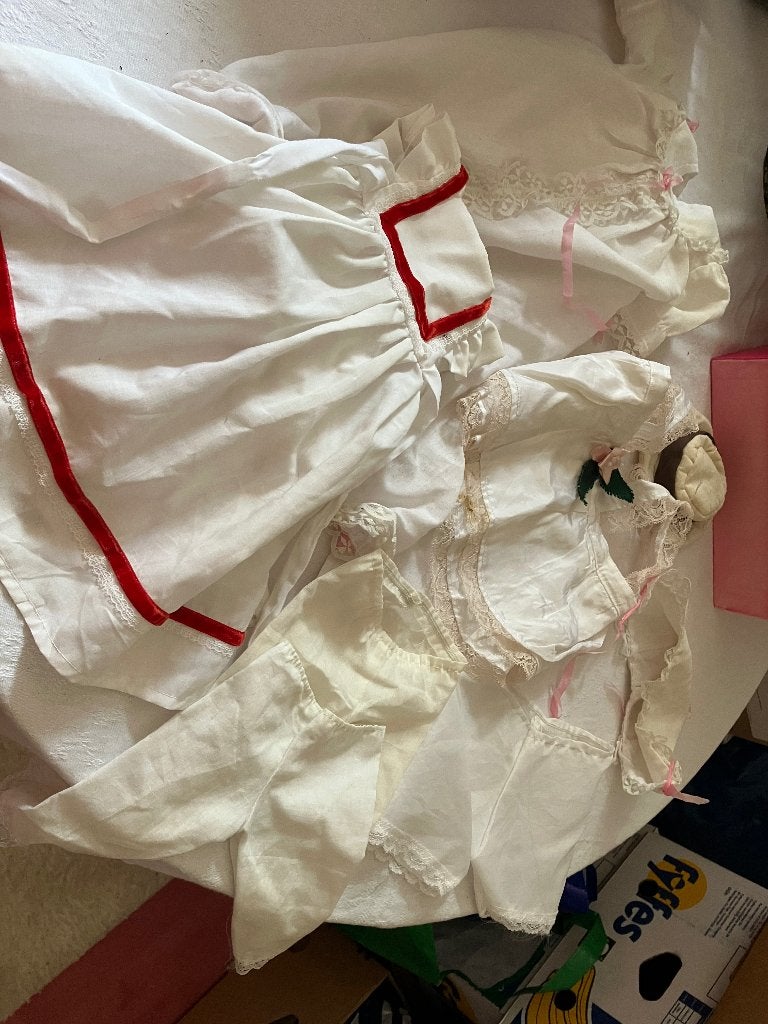 Gratis poppenkleertjes enz, Ophalen of Verzenden