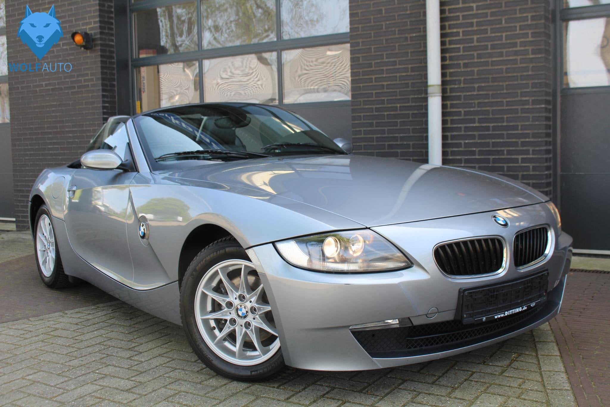 BMW Z4 Roadster 2.0i 150PK ZEER NETTE AUTO! LIEFHEBBER!, Auto's, BMW, 13 km/l, 4 cilinders, Bedrijf, Handgeschakeld