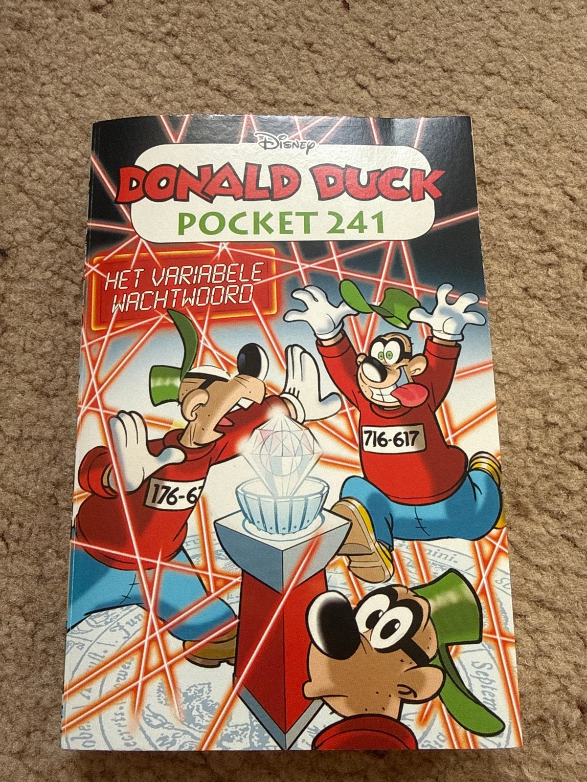 Donald Duck Pocket 241 - Het Variabele Wachtwoord, Eén stripboek, Ophalen of Verzenden, Gelezen