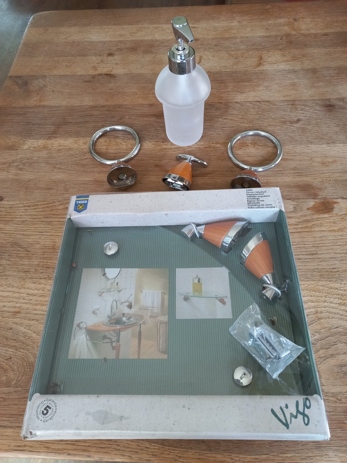 Nieuwe Tiger Vigo badkameraccessoires set, Overige merken, Overige typen, Nieuw, Ophalen of Verzenden