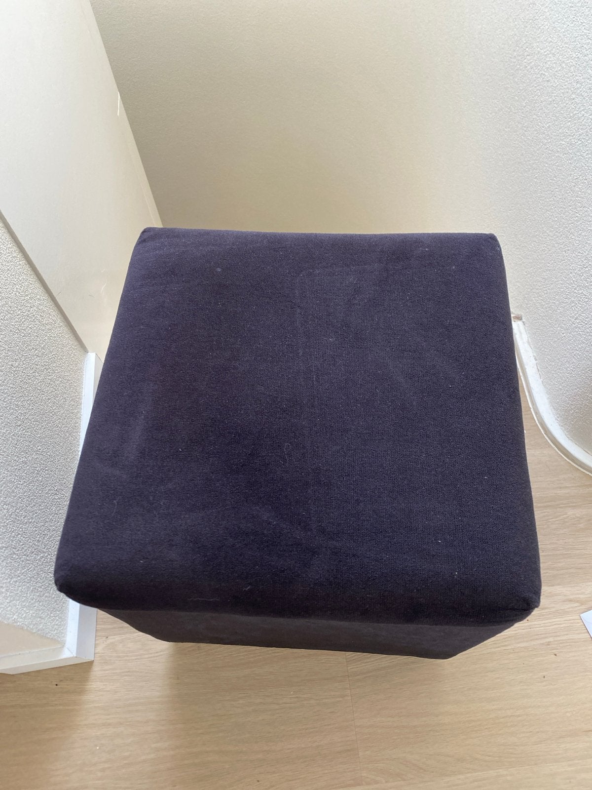 Zwarte opbergpoef met afneembaar deksel, Minder dan 50 cm, Gebruikt, Vierkant, Ophalen of Verzenden