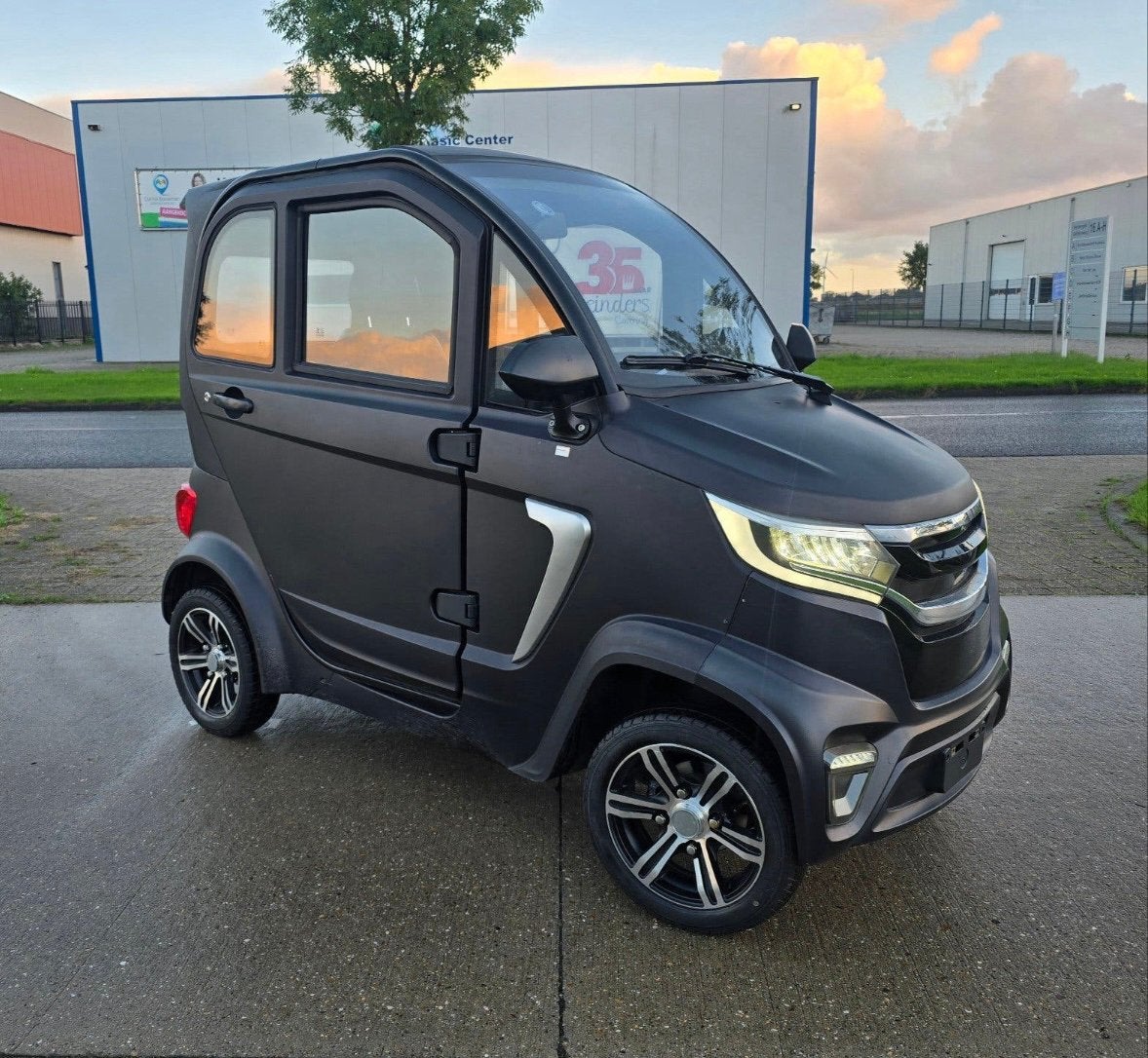 Overdekte scootmobiel met factuur en garantie