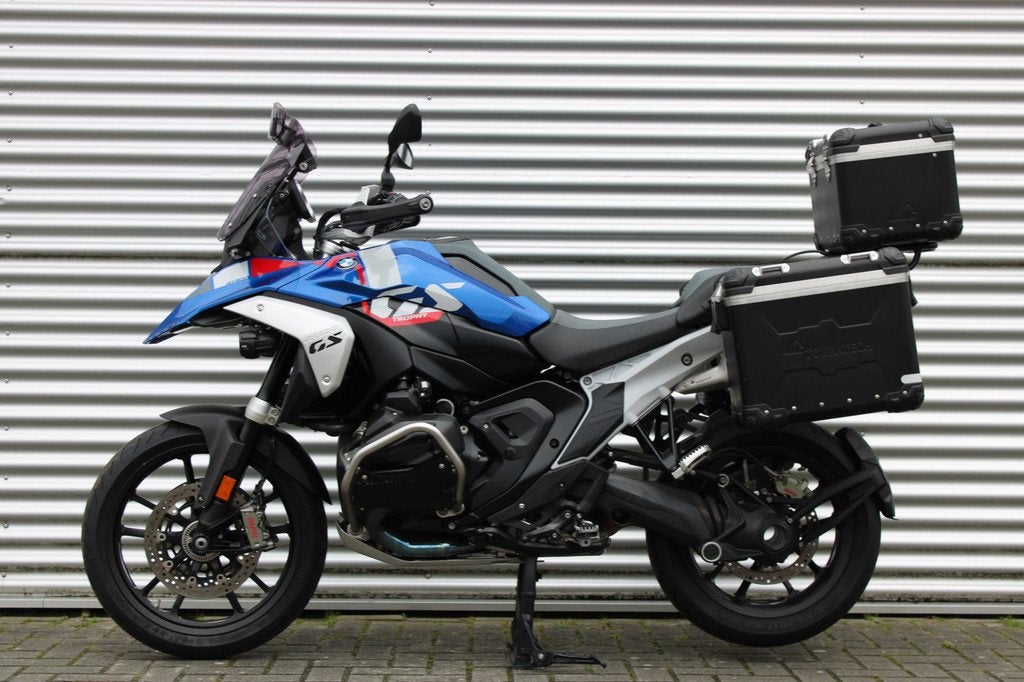 BMW R 1300 GS | Akrapovic | 3-delige Touratech kofferset, Motoren, Verkoop.motorrad@oostland-enschede.nl, Handvatverwarming, Spaansland 10
7543BG  ENSCHEDE, NL