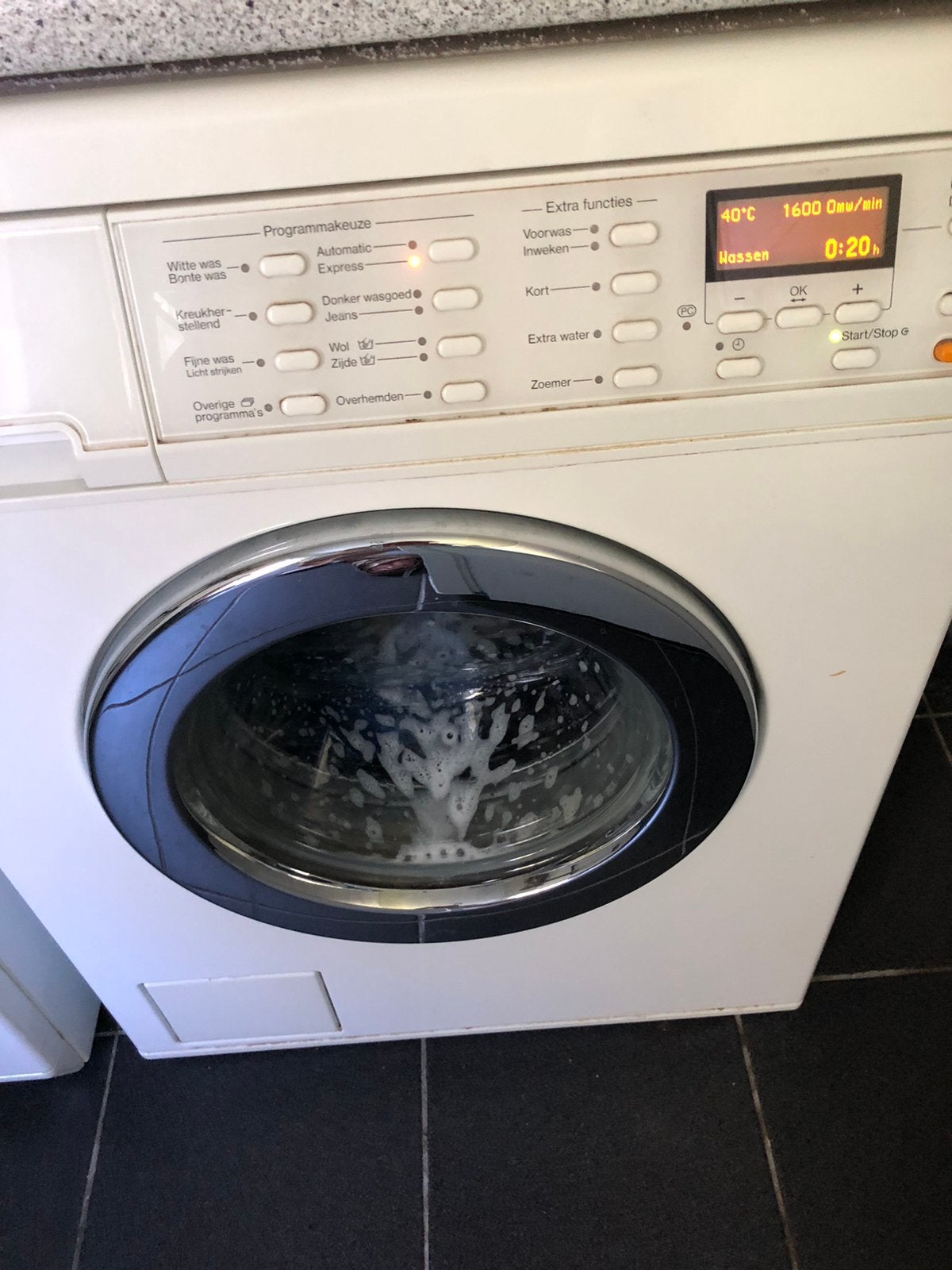 Miele wasmachine, Ophalen, Gebruikt, 85 tot 90 cm, 1200 tot 1600 toeren