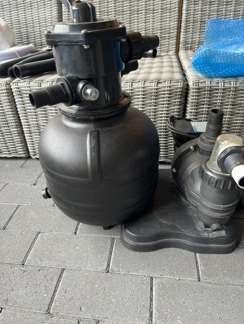Zandfilterpomp met slangen, slangklemmen, filterbollen, Tuin en Terras, Zwembad-toebehoren, Zo goed als nieuw, Zwembadpomp, Ophalen