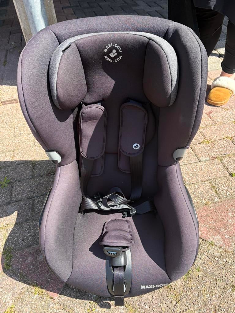 2 Autostoelen Maxi-Cosi Axiss Authentic Black, Kinderen en Baby's, Autostoeltjes, Ophalen, Autogordel, 9 t/m 18 kg, Slaapstand