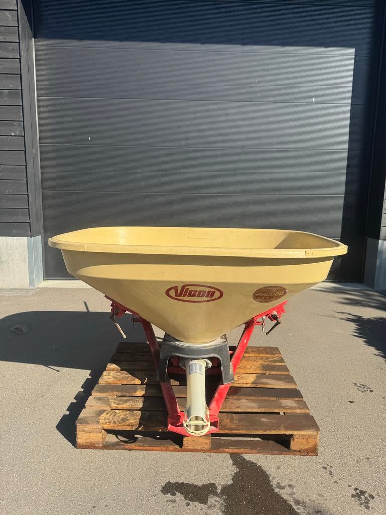 Vicon kunstmeststrooier 750 liter, Ophalen, Akkerbouw, Gewasbescherming en Bemesting