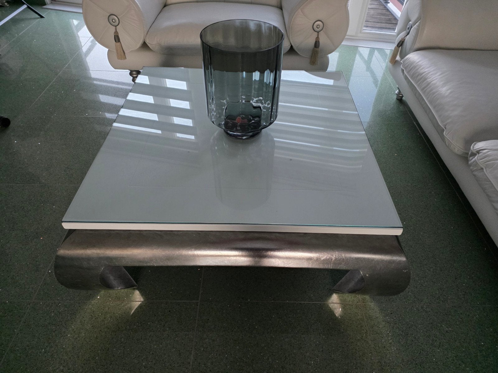 Luxe witte bankstel met chaise longue en salontafel, Ophalen, Gebruikt, Driepersoons, Rechte bank
