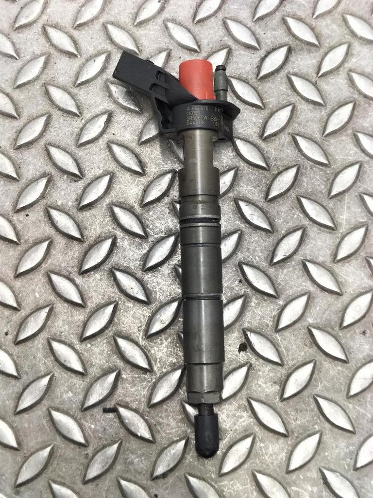 MERCEDES E CLASS BRANDSTOF INJECTOR / VERSTUIVER 6420701187, Ophalen of Verzenden, Gebruikt, Stiba lid