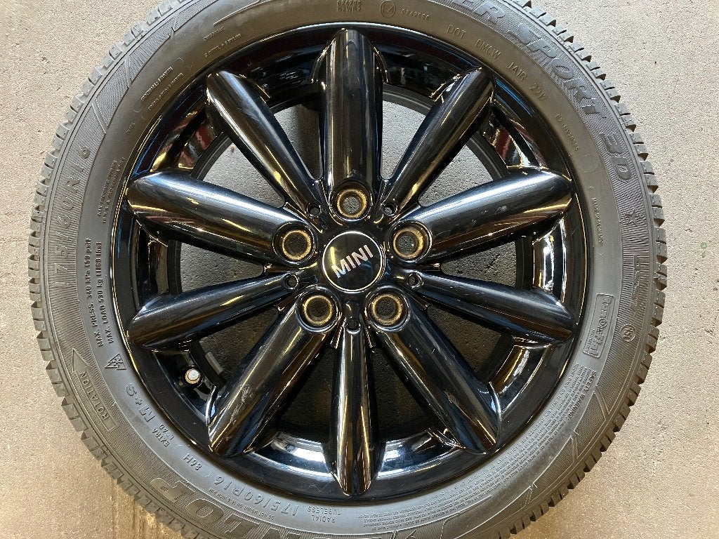 16” MINI 508 Radial Spoke Winterset F55 F56  DUNLOP RUNFLAT, Auto-onderdelen, Banden en Velgen, Gebruikt, 16 inch, Overige, Banden en Velgen