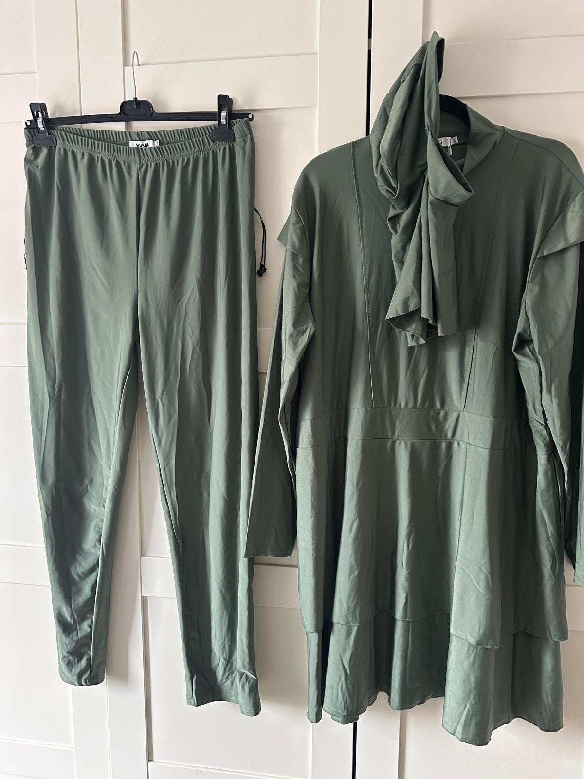 Burkini set 3-delig in zeer goede staat maar 3xl, Kleding | Dames, Ophalen of Verzenden, Zo goed als nieuw, Groen, Overige typen