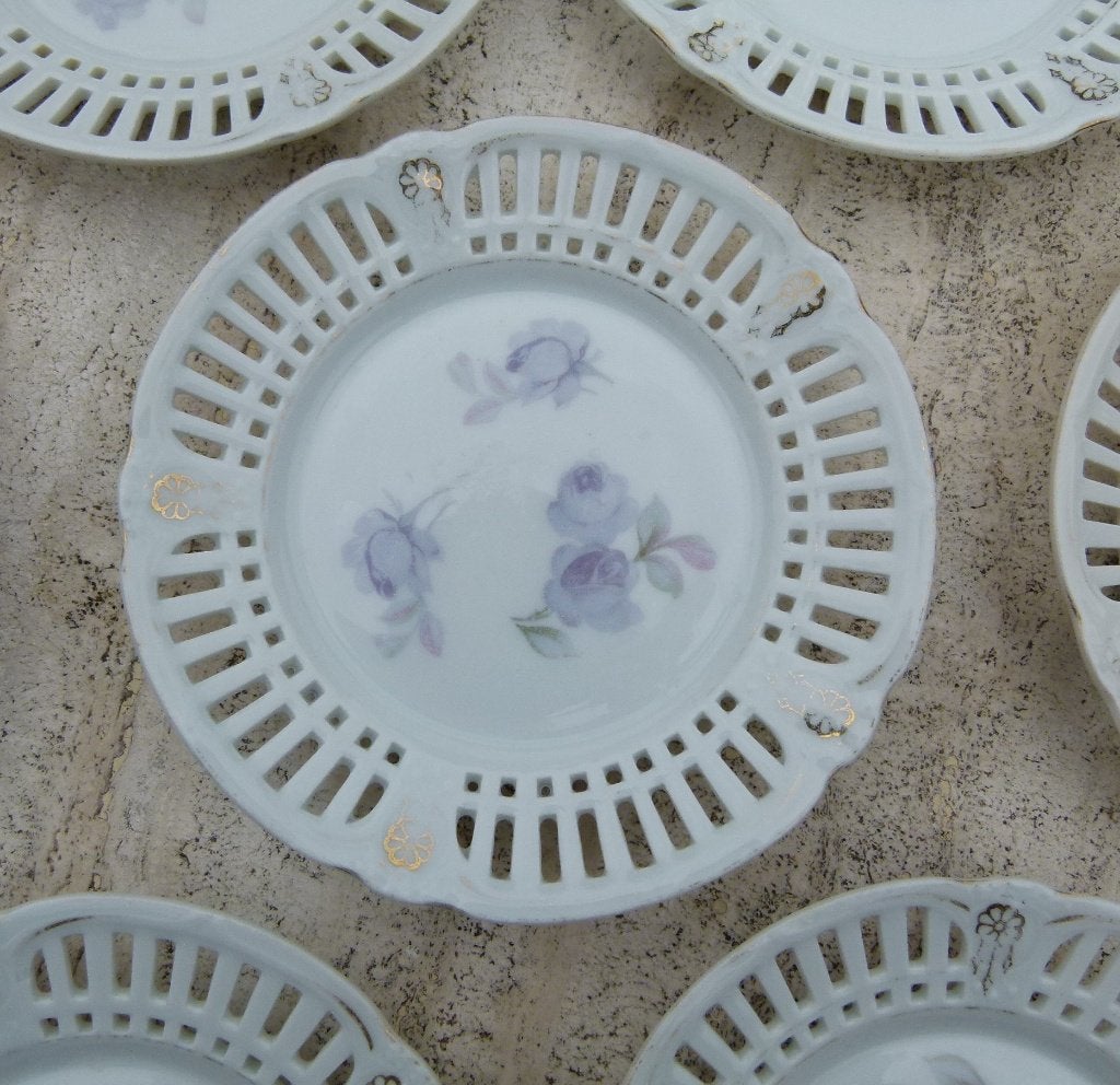 Super Set 11 Opengewerkte Cake Bordjes Lila Paarse Rozen, Ophalen of Verzenden, Zo goed als nieuw, Bord(en), Wedgwood