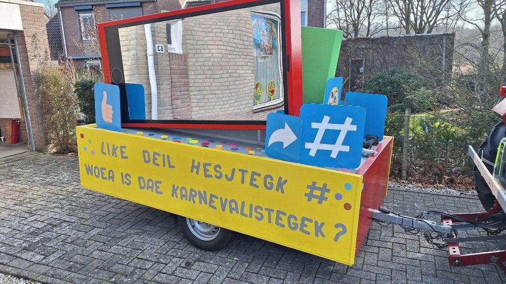 carnavalswagen OPBOUW., Ophalen, Gebruikt, Feestartikel, Carnaval