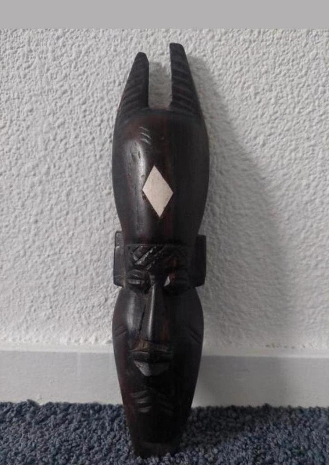 Afrikaans houten snijwerk/masker

Hoogte 24cm, Ophalen of Verzenden