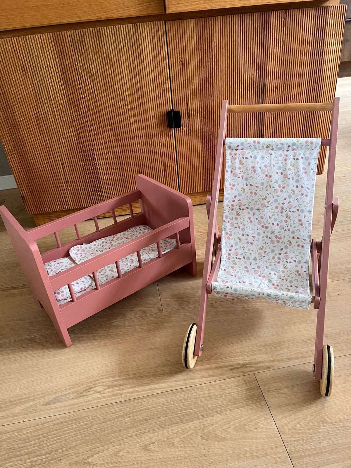 Little Dutch poppenbedje en -wagen, Ophalen, Zo goed als nieuw, Poppenhuis