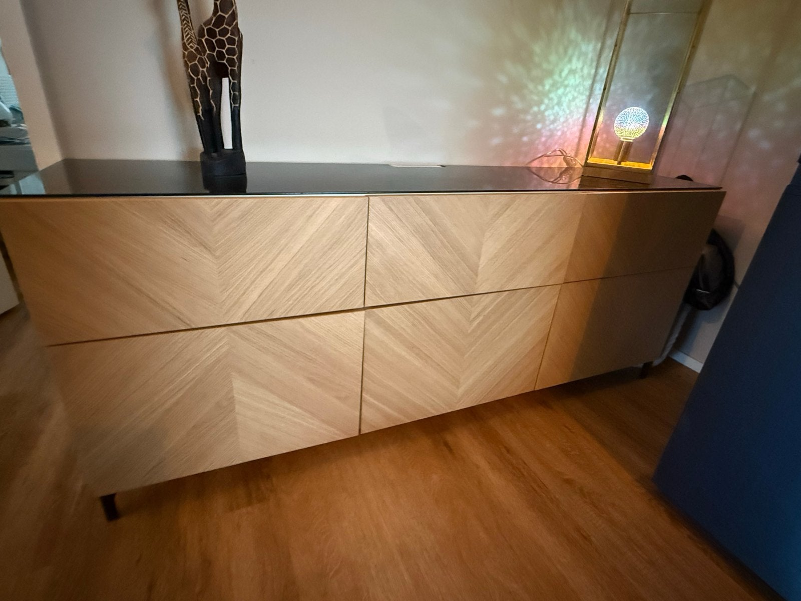 IKEA Besta kast - 2 stuks met zwart glazen blad, Ophalen, 100 tot 150 cm, Zo goed als nieuw, 25 tot 50 cm