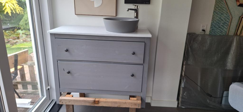 Waskamermeubel Hemnes Ikea met kraan en waskom, Huis en Inrichting, Badkamer | Badkamermeubels, Ophalen, Gebruikt, 50 tot 100 cm