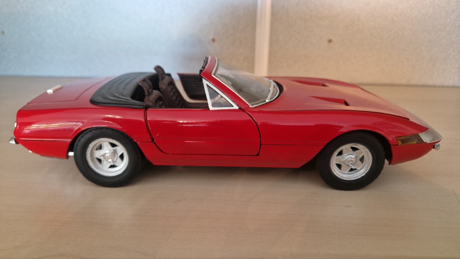 Ferrari 365 GTS/4 Daytona Spider schaalmodel, Ophalen of Verzenden, Zo goed als nieuw, Auto, Overige merken