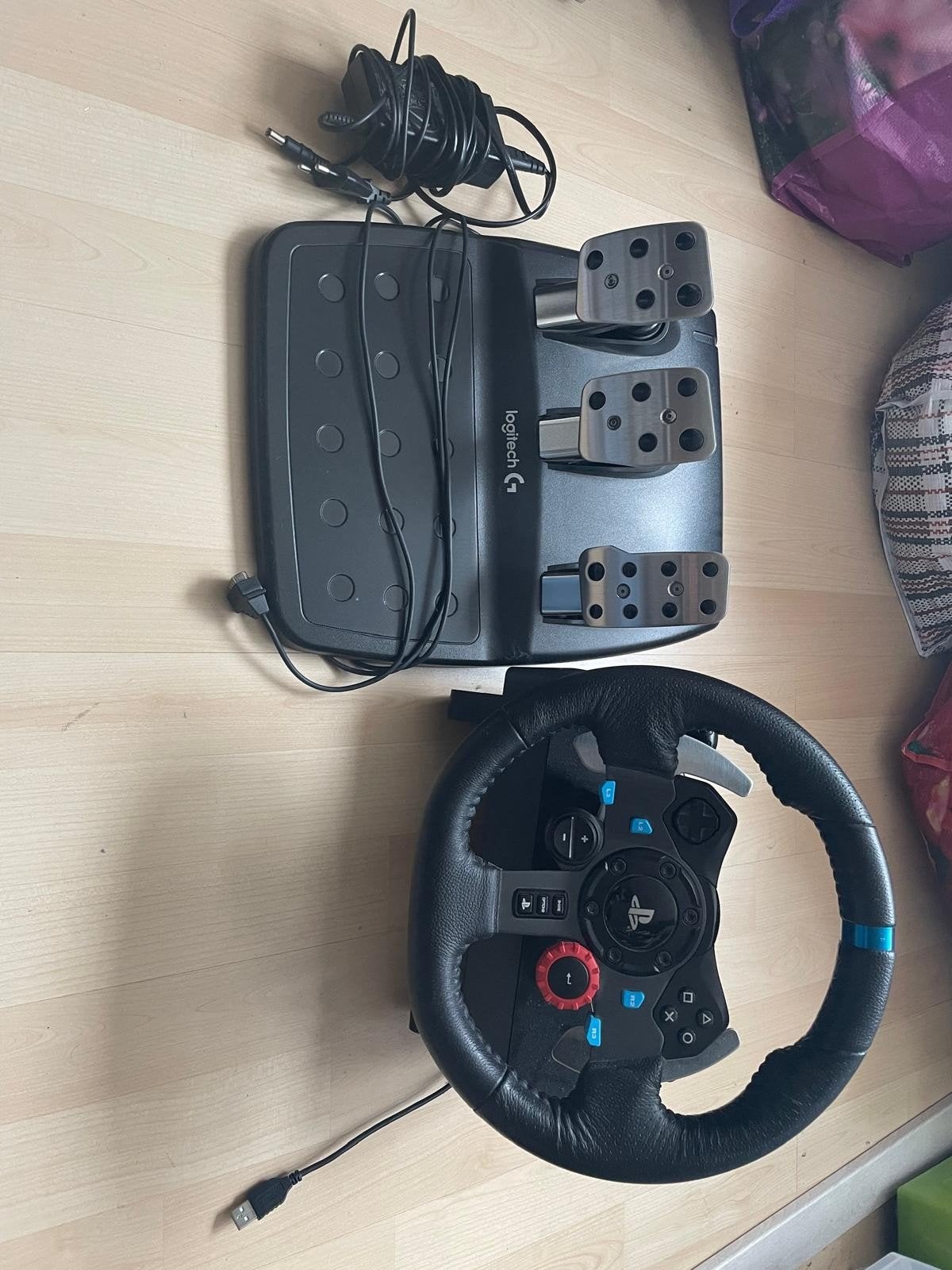 Logitech G29 racestuur met pedalen voor PlayStation, Spelcomputers en Games, Spelcomputers | Sony PlayStation Consoles | Accessoires