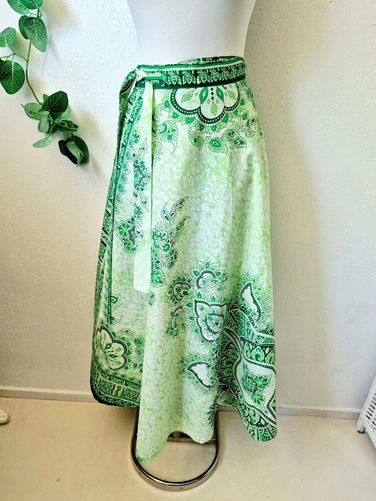 Vintage batikprint wikkelrok S/M, Kleding | Dames, Rokken, Maat 38/40 (M), Ophalen of Verzenden, Zo goed als nieuw, Vintage