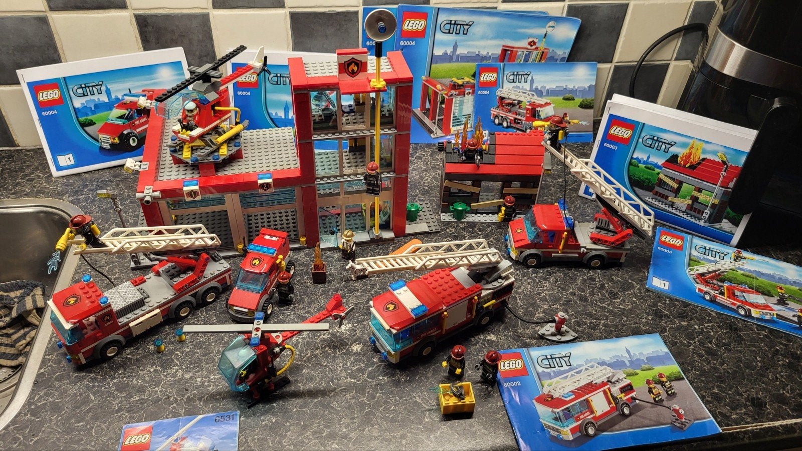 Lego City Brandweerkazerne en extra sets compleet en mooi., Kinderen en Baby's, Speelgoed | Duplo en Lego, City, Lego, Ophalen of Verzenden