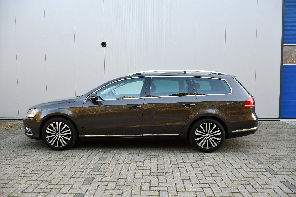 Volkswagen Passat 1.4 TSI Executive Highline DSG|Trekh|Pano, Auto's, Bruin, 122 pk, Origineel Nederlands, Particulier