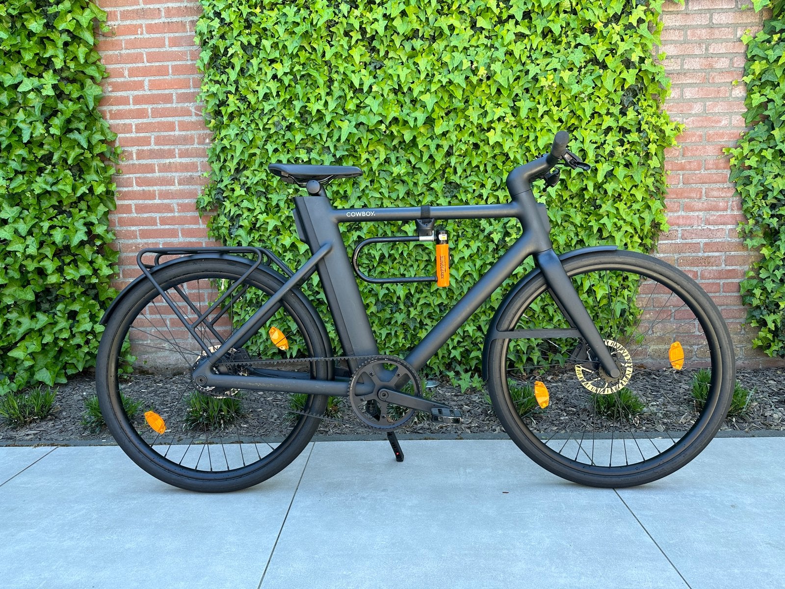 Cowboy Classic 4 e-bike – met bagagedrager en standaard, Ophalen, Zo goed als nieuw, 51 tot 55 cm, 50 km per accu of meer