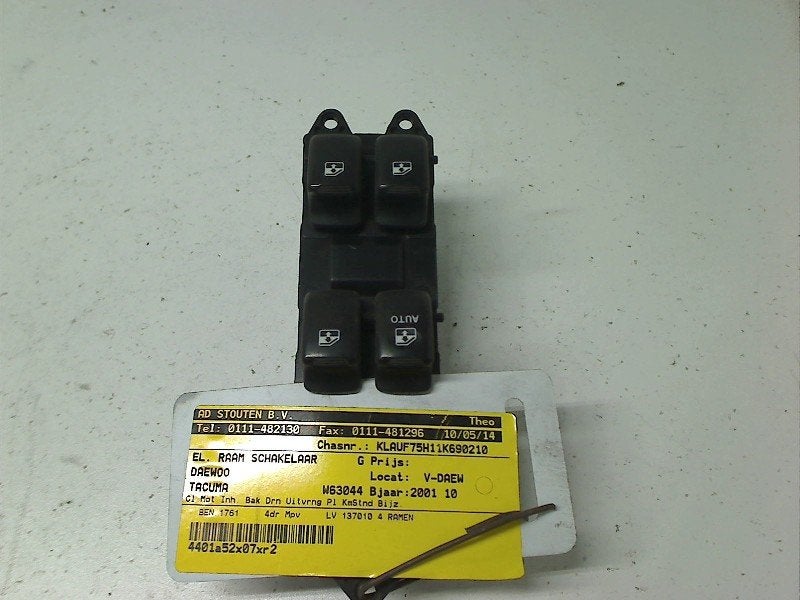 Raamschakelaar Links Voor Daewoo / Chevrolet Tacuma 96190775, Gebruikt, Daewoo, General Motors Germany GmbH, Chevrolet.europe@gm.com