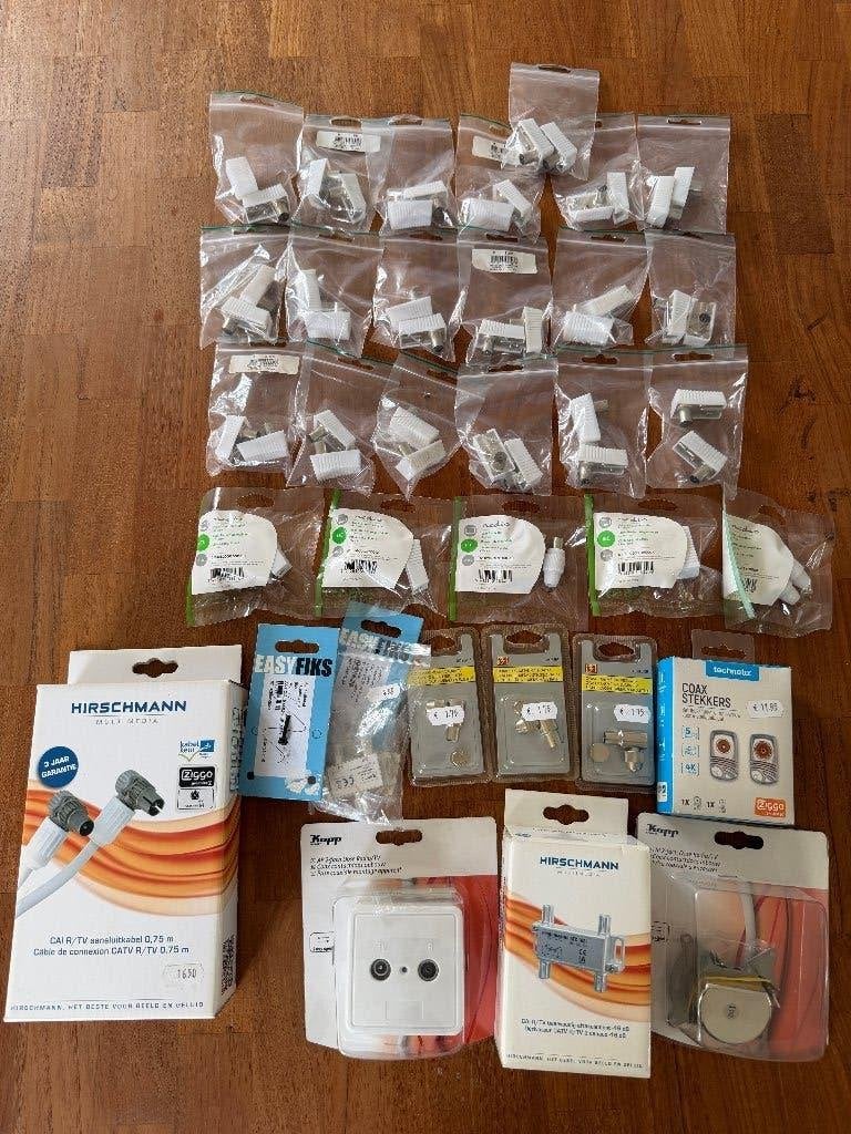 Coax materialen nieuw uit winkelinventaris stekkers / kabels, Ophalen of Verzenden, Nieuw, Minder dan 2 meter, Overige kabels