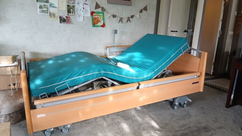 Medisch hoog laag bed, Ophalen, Gebruikt