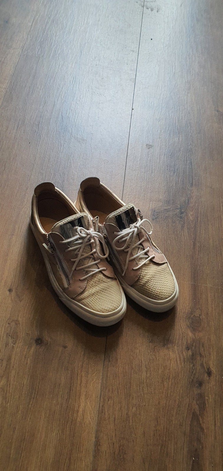 Giuseppe Zanotti sneakers goud/wit/beige maat 42, Guiseppe zanotti, Overige kleuren, Verzenden, Gedragen