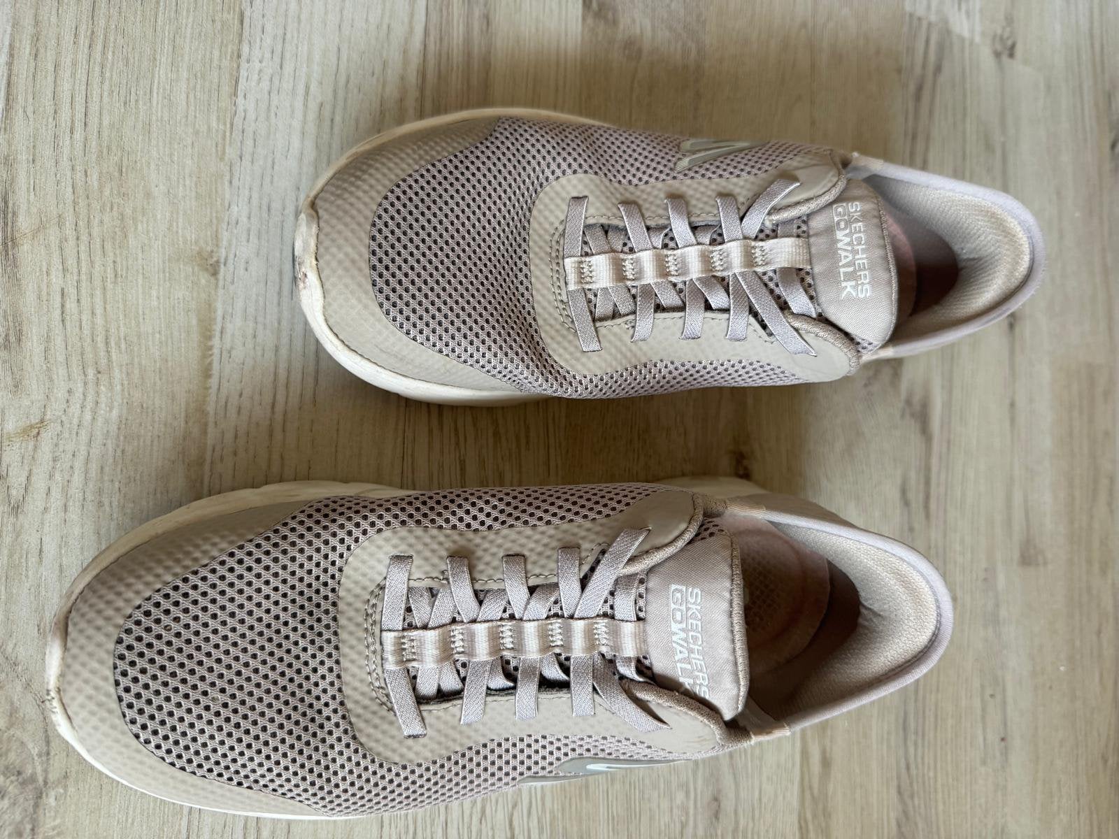 Verkocht! Skechers Slip-inns kleur zand/beige, maat 40, Kleding | Dames, Ophalen of Verzenden, Zo goed als nieuw, Beige, Sneakers of Gympen