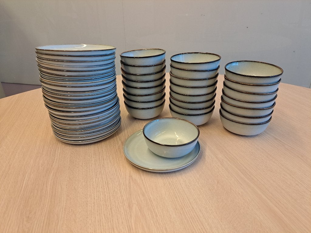 14x Bordje 20 cm + 14x Schaal 14cm IKEA GLADELIG grijs, Ophalen, Gebruikt, Overige stijlen, Aardewerk