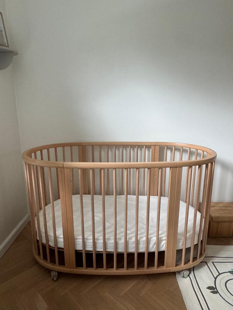 Stokke Sleepi bed - Zo goed als nieuw, 70 tot 85 cm, Zo goed als nieuw, Lattenbodem, 140 tot 160 cm