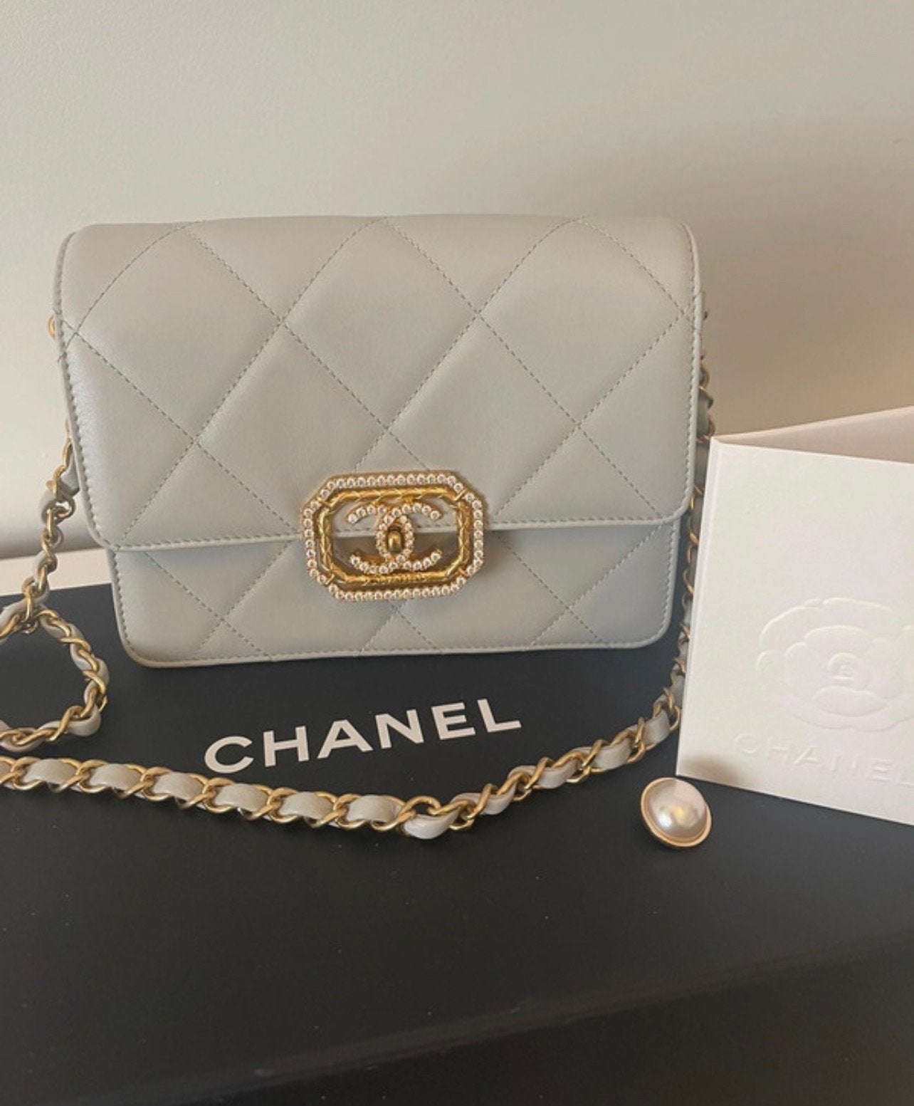 Chanel Crystal CC Flap Bag Light Grey Full Set 2022, Ophalen, Zo goed als nieuw, Grijs, Schoudertasje