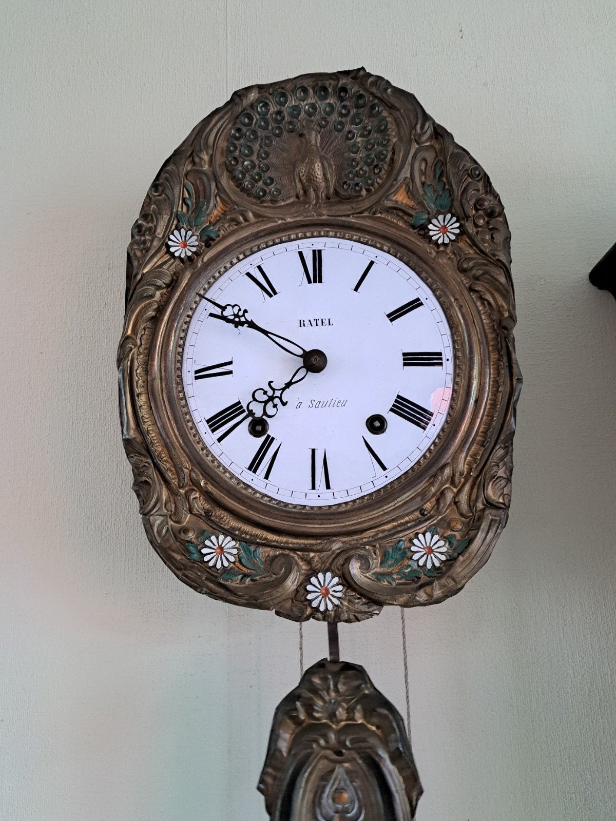Comtoise bewerkt bloemen, Ophalen