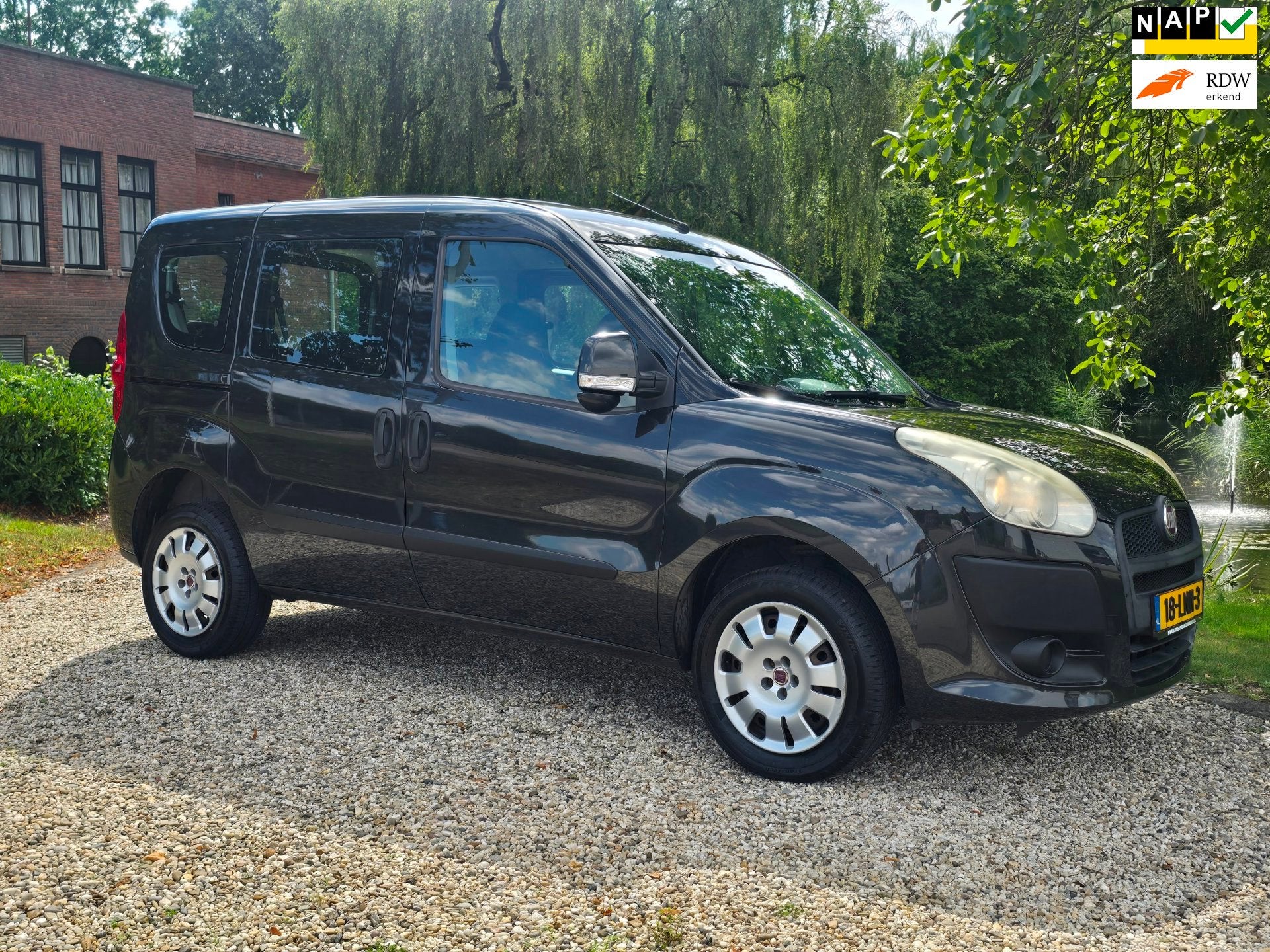 Fiat Doblò 1.4 Dynamic 7p. Airco 2x Zijdeur Trekhaak APK 01, Auto's, Fiat, Voorwielaandrijving, Gebruikt, Doblo, 7 stoelen