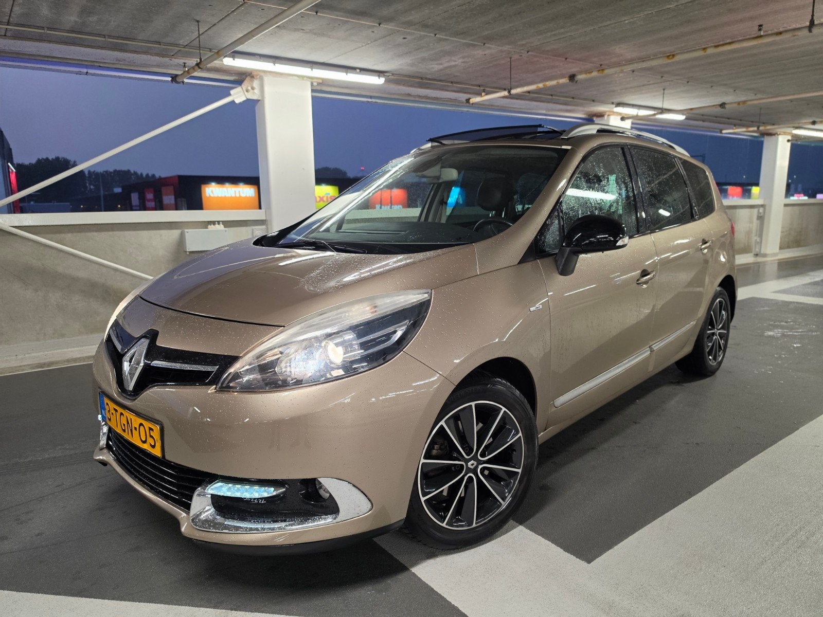Renault Grand Scenic 1.2 TCE 85KW 5P 2014 Bruin, Auto's, Voorwielaandrijving, 4 cilinders, Bruin, Origineel Nederlands