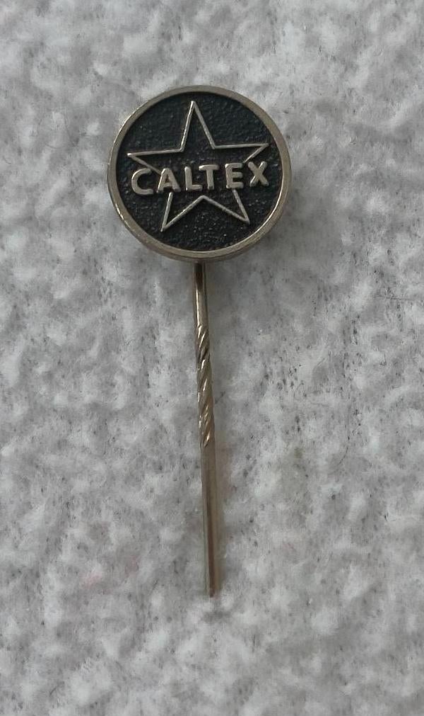 Speldje Caltex, Verzamelen, Ophalen of Verzenden, Zo goed als nieuw, Merk, Speldje of Pin