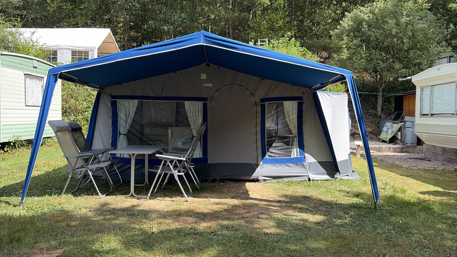 Ruime hardtop vouwwagen met inboedel, Blauw, Aanwezig, Tot en met 4, Ophalen