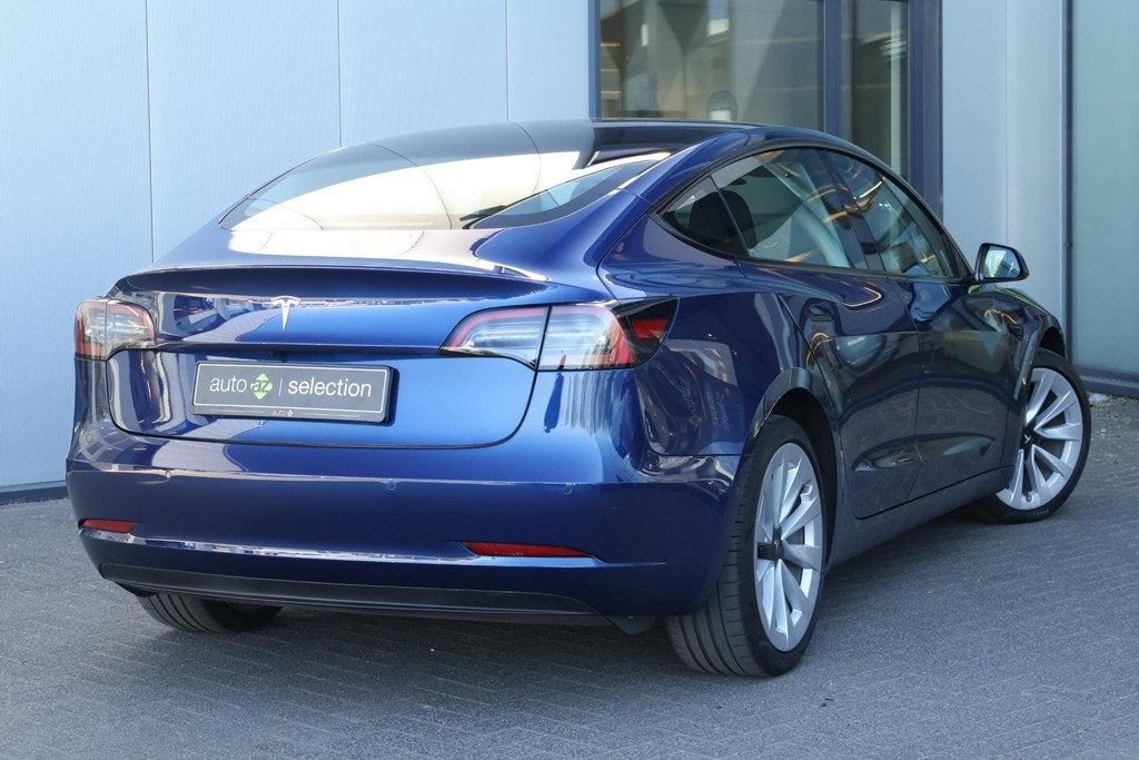 Tesla Model 3 Standard RWD Plus 60 kWh / Stoelverwarming / R, Automaat, 238 pk, Gebruikt, Zwart