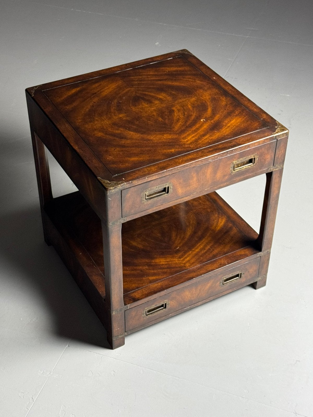 Campaign stijl salontafel mahonie, Ophalen of Verzenden, Zo goed als nieuw, Minder dan 45 cm, 70 cm of meer
