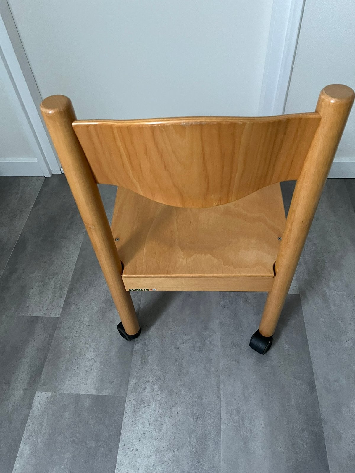 Houten kinderstoel met wieltjes - Schilte, Huis en Inrichting, Ophalen, Overige kleuren, Zo goed als nieuw, Eén