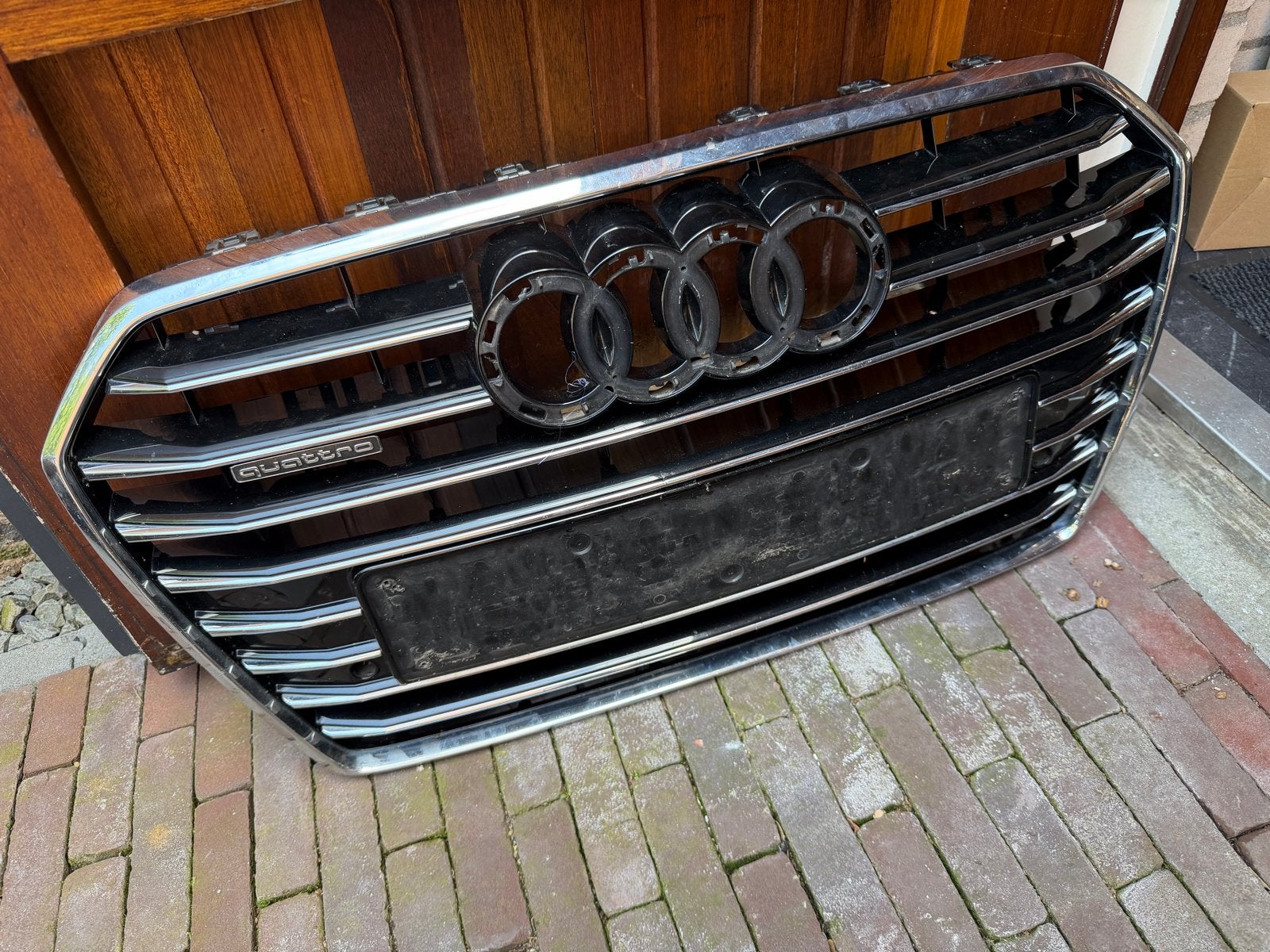 Audi A6 C7 Grill Quattro (lichte schade), Ophalen of Verzenden, Gebruikt, Voor, Audi
