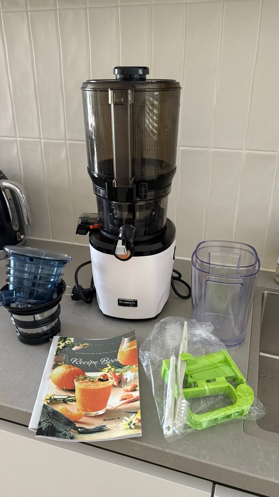 Kuvings Hands-Free Slow Juicer - Zo goed als nieuw, Ophalen, 1 tot 2 liter, Zo goed als nieuw, Vaatwasserbestendig