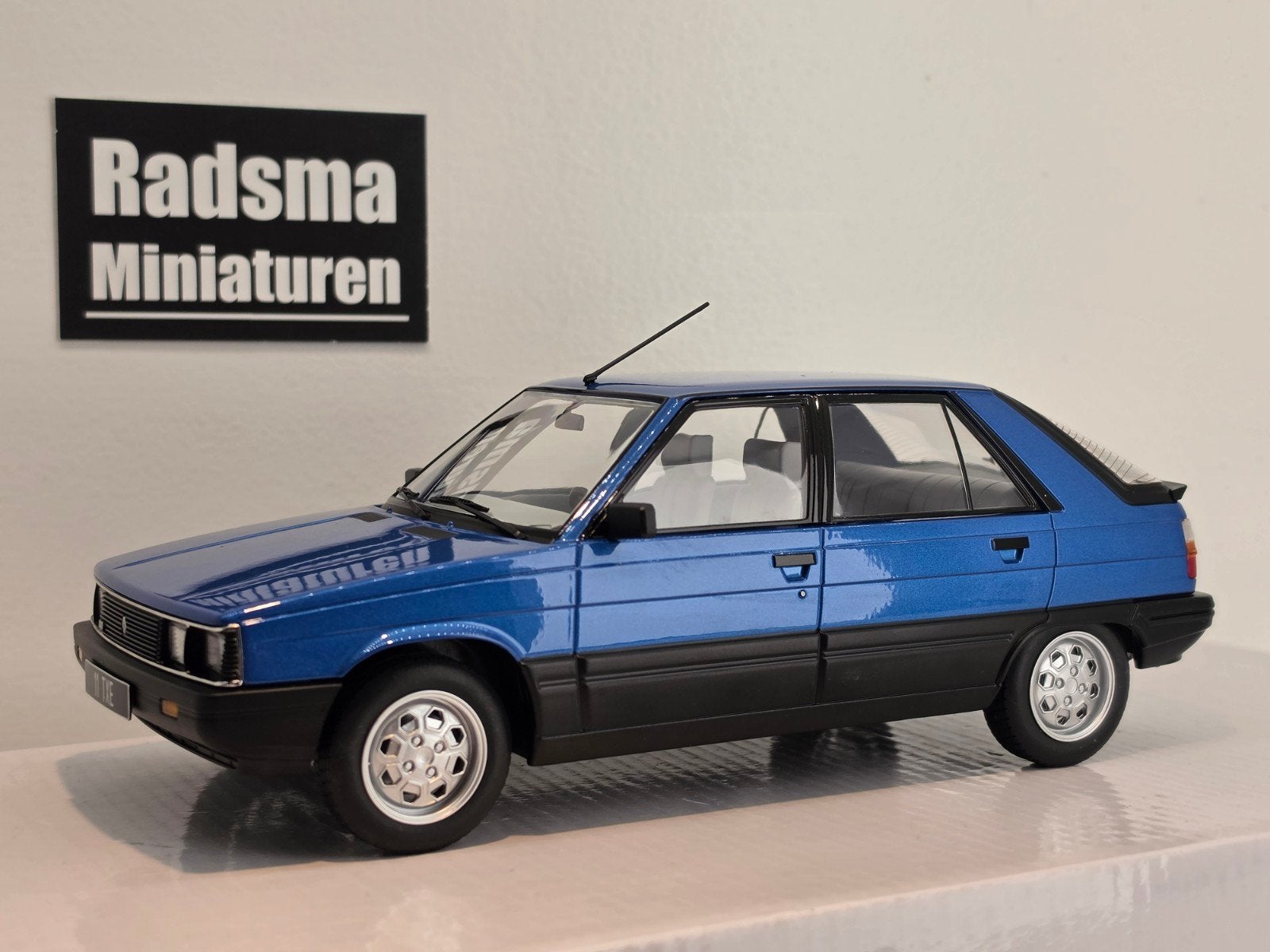 Renault 11 Txe - Blauw 5drs - 1:18 ModelCarGroup, Hobby en Vrije tijd, Modelauto's | 1:18, Auto, Nieuw, Ophalen of Verzenden, ModelCarGroup MCG